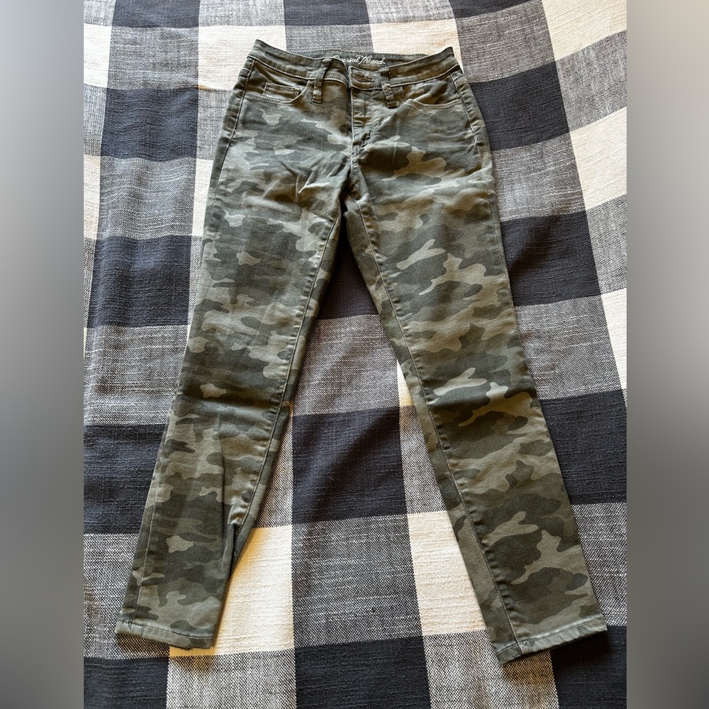 Universal thread (target brand) jeans